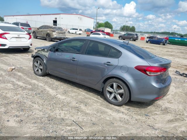 Photo 2 VIN: 3KPFL4A72JE178957 - KIA FORTE 