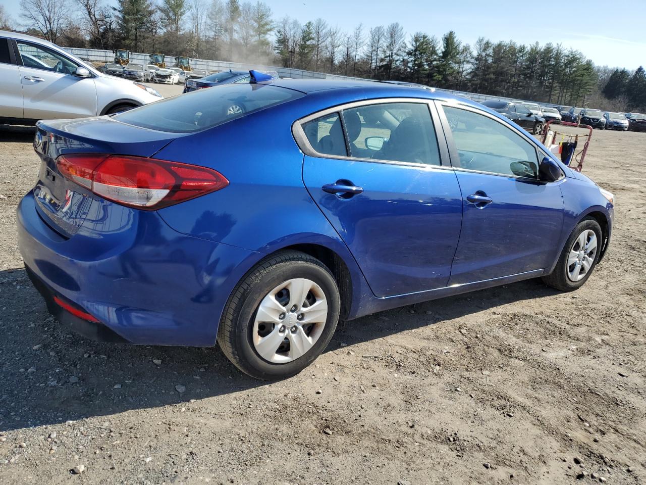 Photo 2 VIN: 3KPFL4A72JE190610 - KIA FORTE 