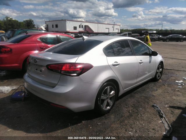 Photo 3 VIN: 3KPFL4A72JE197914 - KIA FORTE 