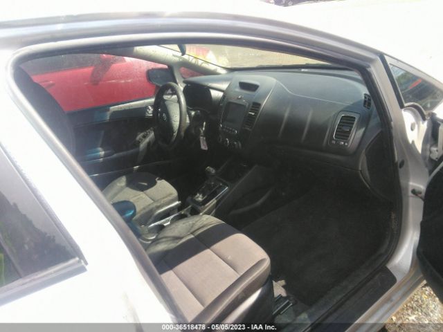 Photo 4 VIN: 3KPFL4A72JE197914 - KIA FORTE 