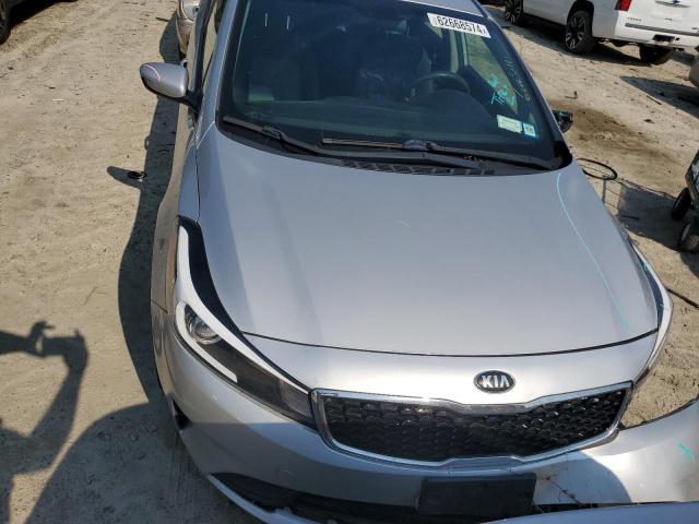 Photo 4 VIN: 3KPFL4A72JE210998 - KIA FORTE LX 