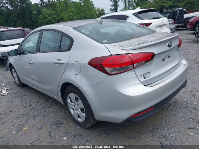 Photo 2 VIN: 3KPFL4A72JE213190 - KIA FORTE 