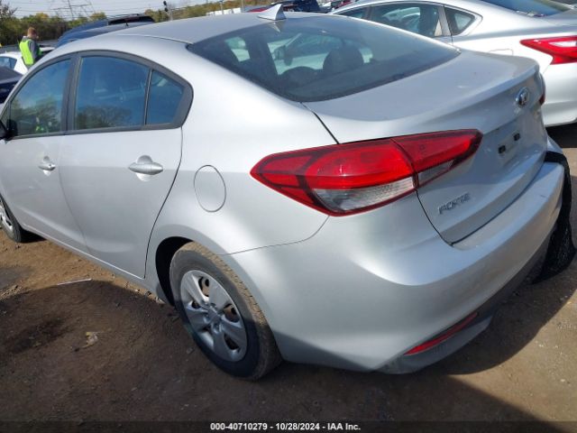 Photo 2 VIN: 3KPFL4A72JE213674 - KIA FORTE 