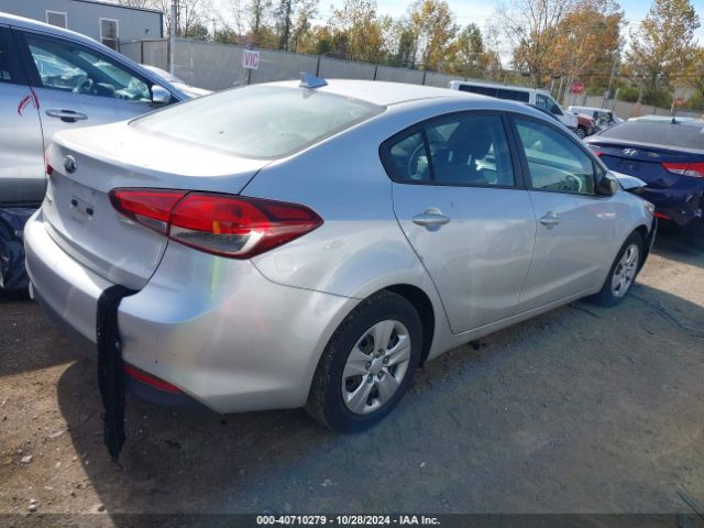 Photo 3 VIN: 3KPFL4A72JE213674 - KIA FORTE 