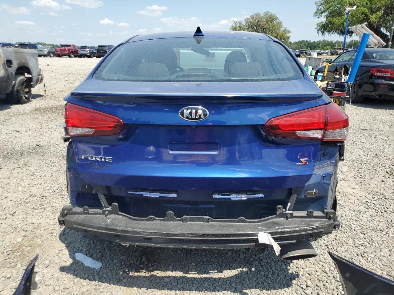 Photo 5 VIN: 3KPFL4A72JE221337 - KIA FORTE 