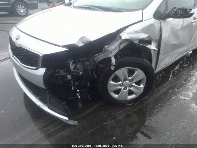 Photo 5 VIN: 3KPFL4A72JE248215 - KIA FORTE 