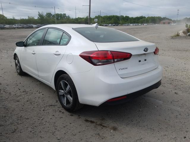 Photo 2 VIN: 3KPFL4A72JE256217 - KIA FORTE LX 