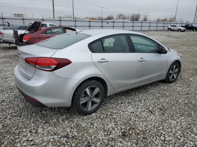 Photo 2 VIN: 3KPFL4A72JE260767 - KIA FORTE LX 