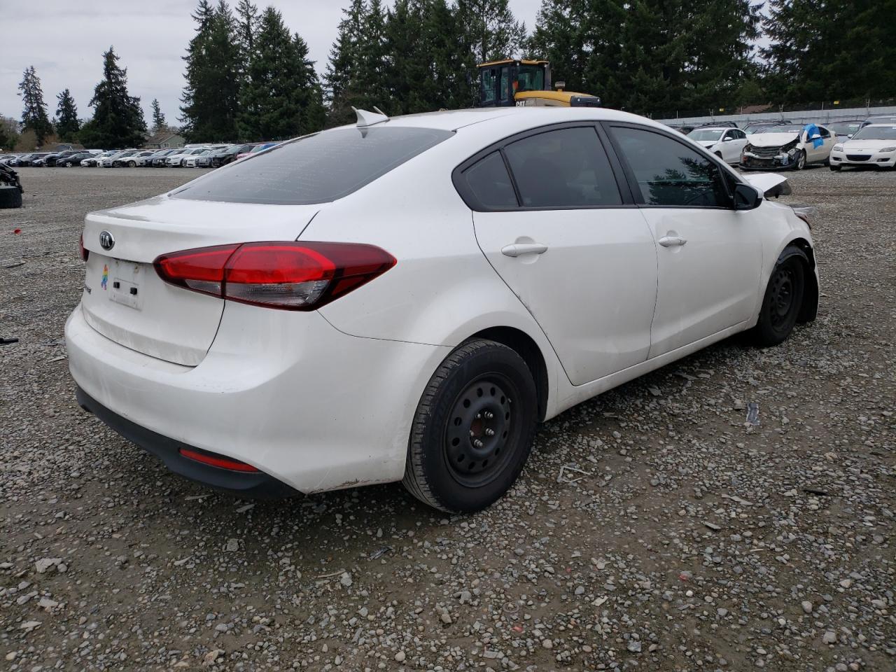 Photo 2 VIN: 3KPFL4A72JE261594 - KIA FORTE 