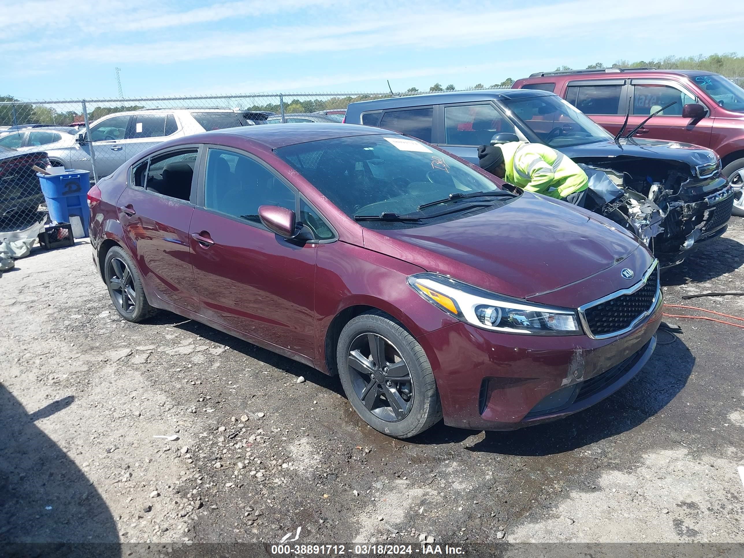 Photo 0 VIN: 3KPFL4A72JE269825 - KIA FORTE 