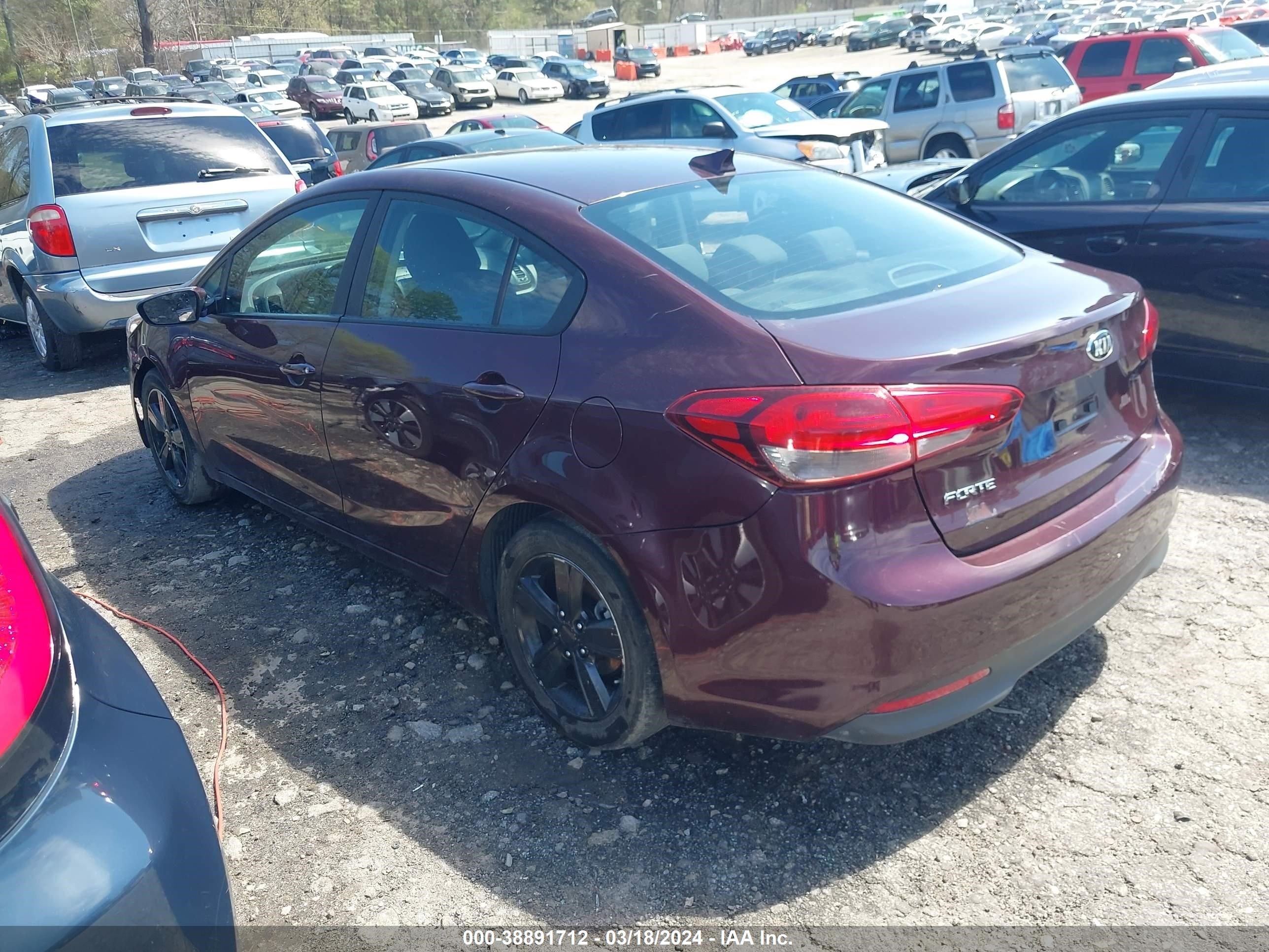 Photo 12 VIN: 3KPFL4A72JE269825 - KIA FORTE 