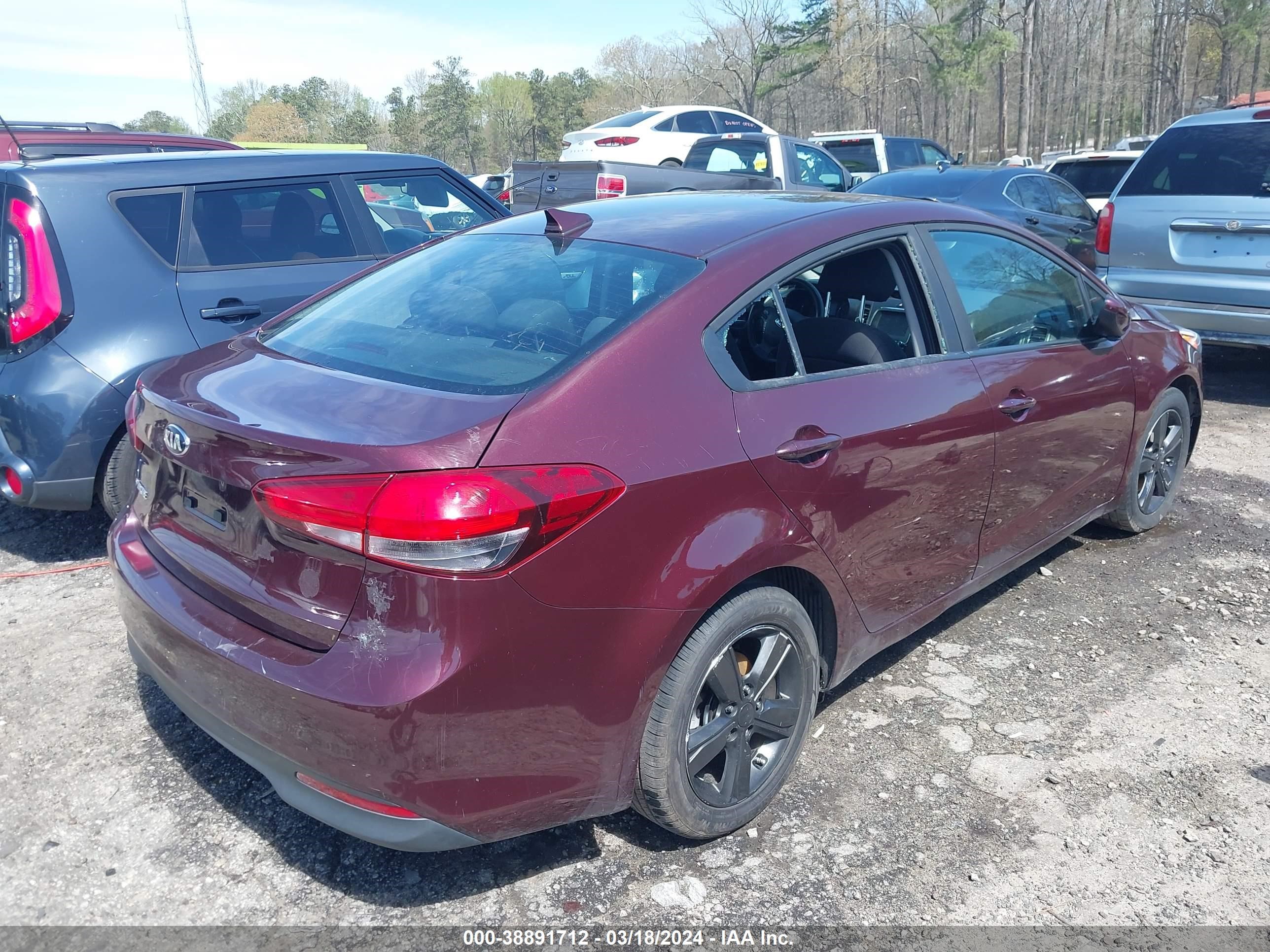 Photo 3 VIN: 3KPFL4A72JE269825 - KIA FORTE 