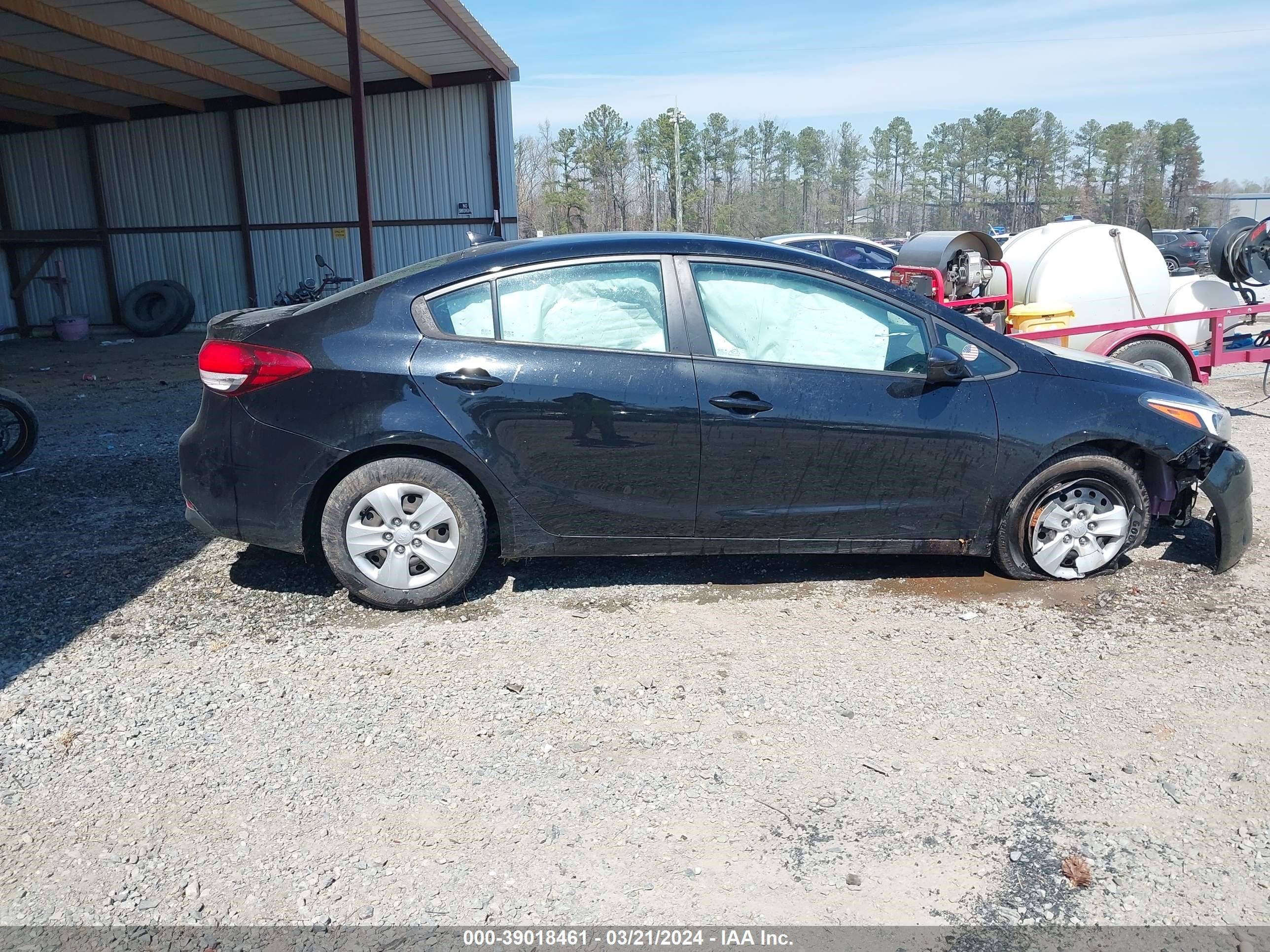 Photo 11 VIN: 3KPFL4A72JE272174 - KIA FORTE 