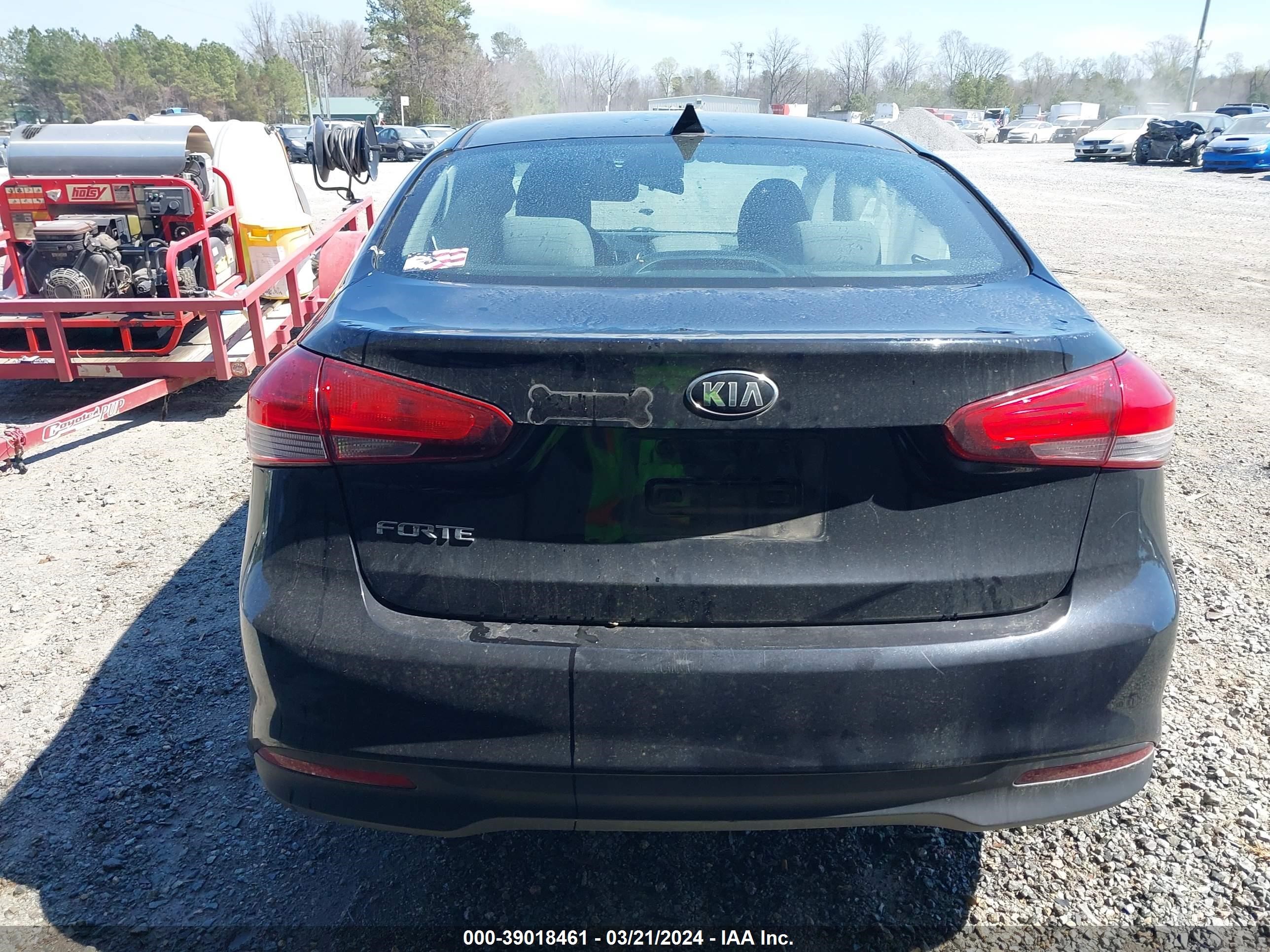 Photo 14 VIN: 3KPFL4A72JE272174 - KIA FORTE 