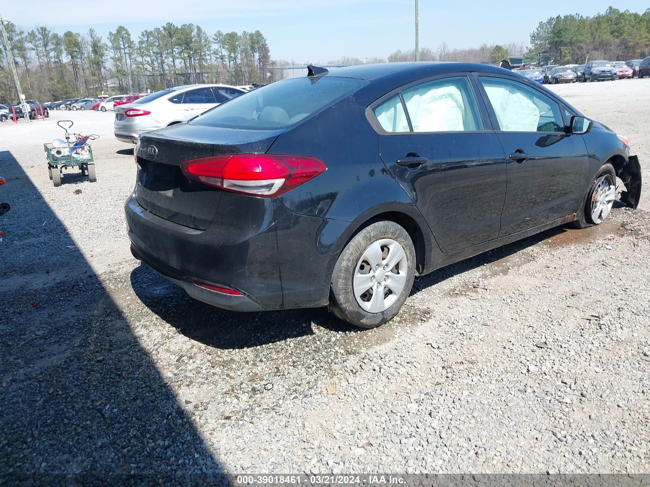 Photo 3 VIN: 3KPFL4A72JE272174 - KIA FORTE 