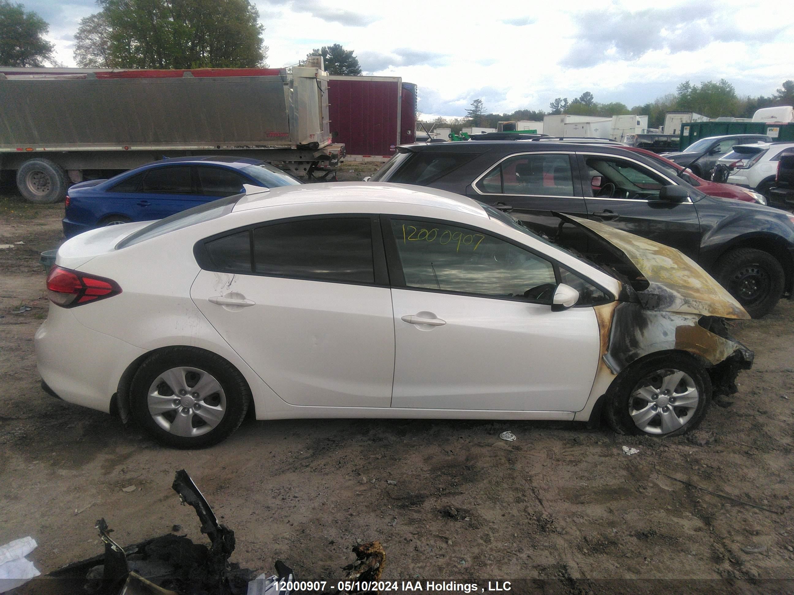 Photo 13 VIN: 3KPFL4A73HE057803 - KIA FORTE 