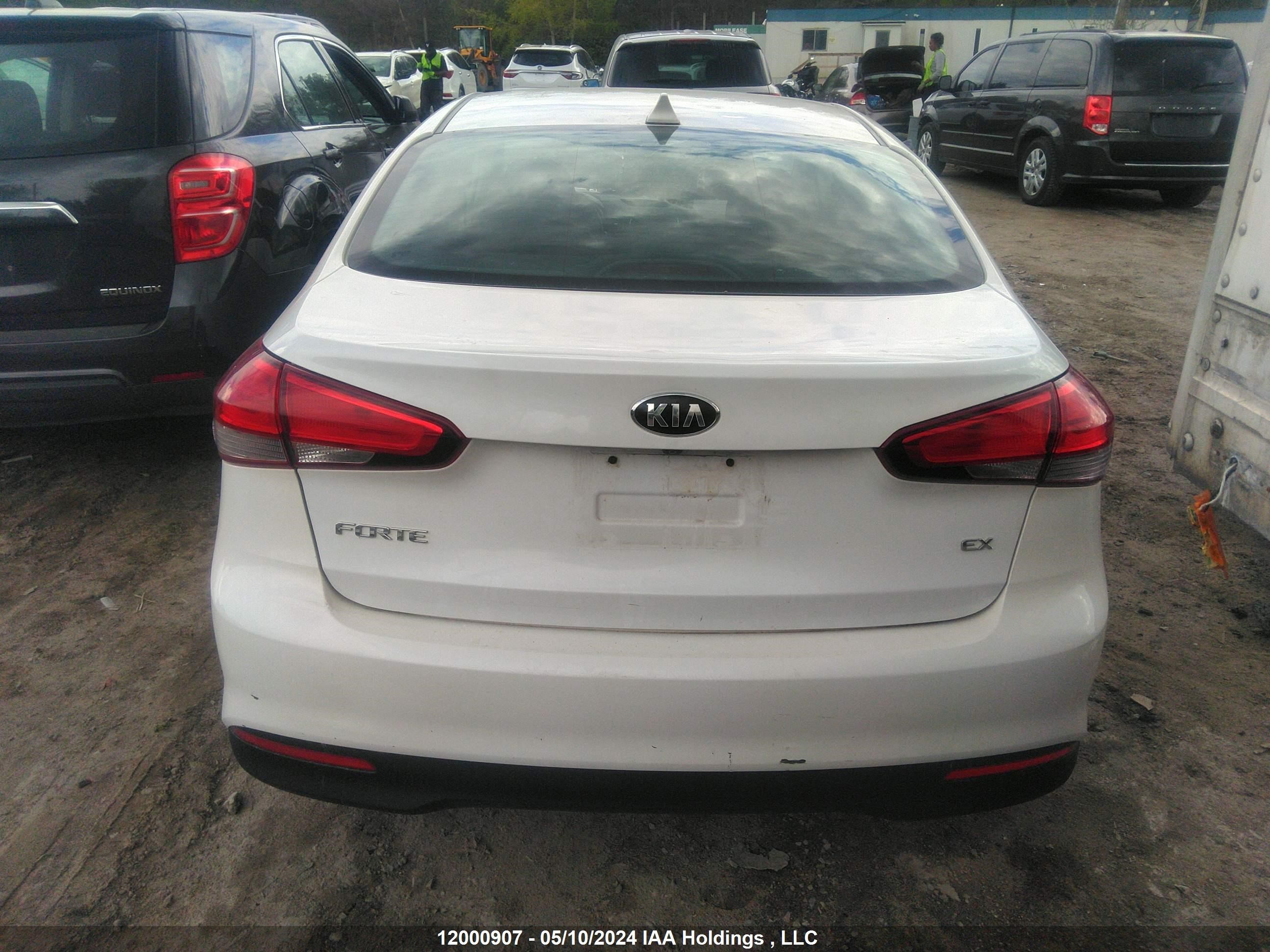 Photo 16 VIN: 3KPFL4A73HE057803 - KIA FORTE 