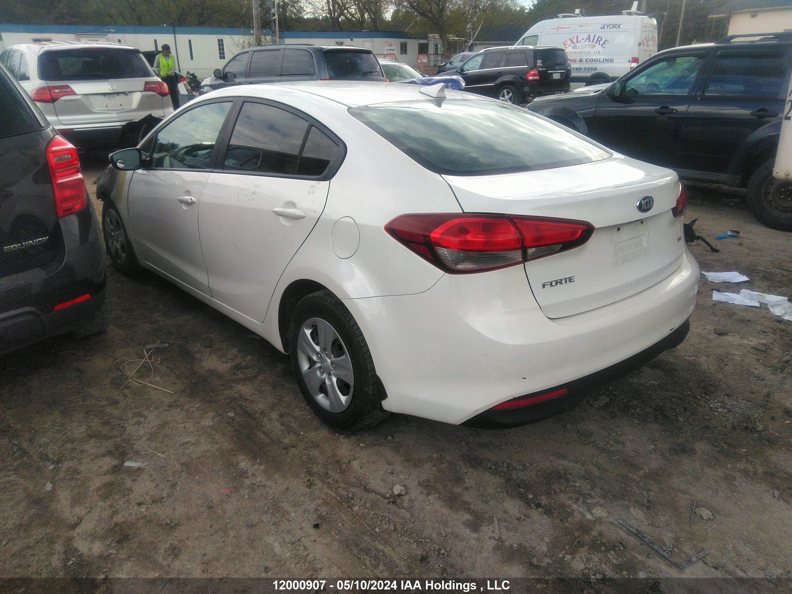 Photo 2 VIN: 3KPFL4A73HE057803 - KIA FORTE 