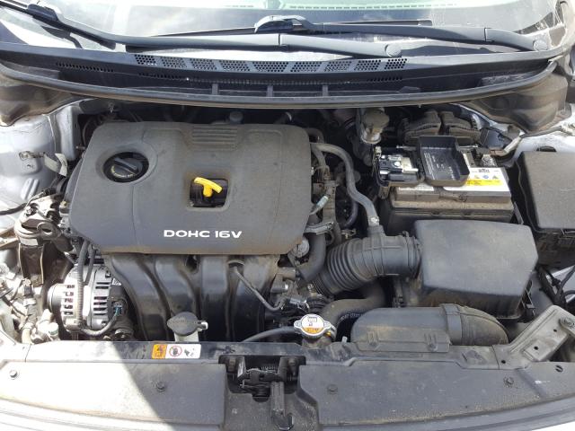 Photo 6 VIN: 3KPFL4A73HE137375 - KIA FORTE LX 