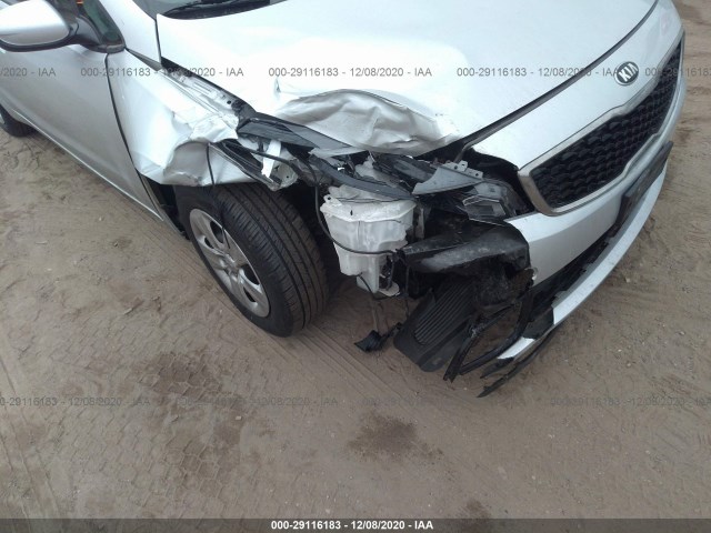 Photo 5 VIN: 3KPFL4A73JE165084 - KIA FORTE 