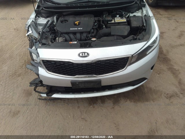 Photo 9 VIN: 3KPFL4A73JE165084 - KIA FORTE 