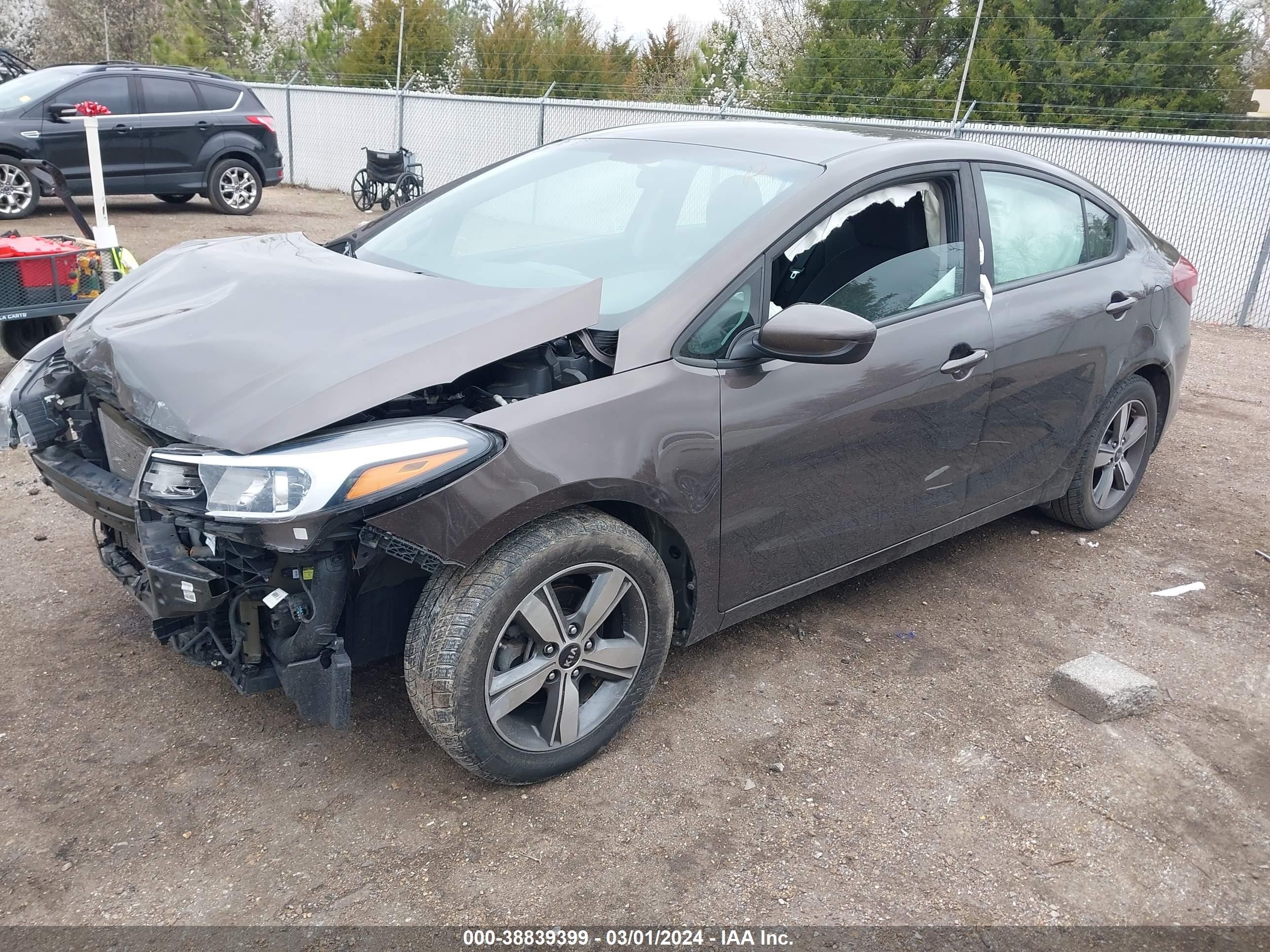 Photo 1 VIN: 3KPFL4A73JE170897 - KIA FORTE 