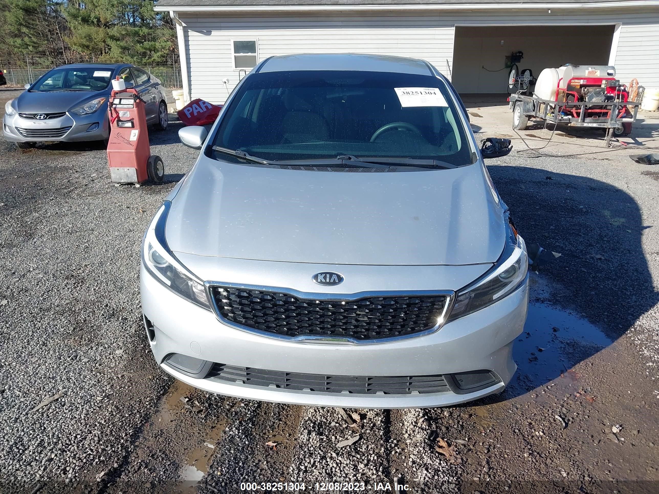 Photo 12 VIN: 3KPFL4A73JE170995 - KIA FORTE 