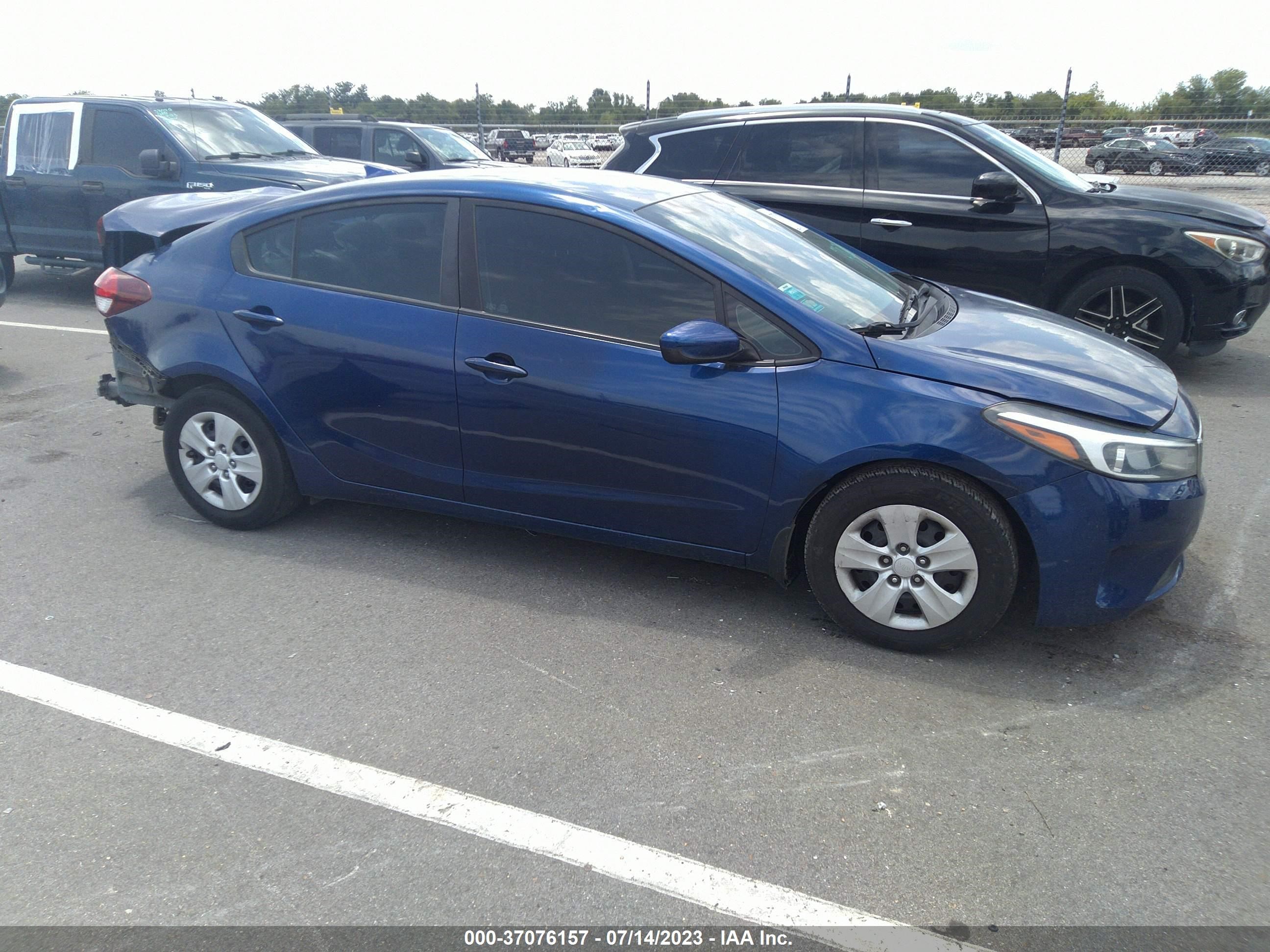 Photo 13 VIN: 3KPFL4A73JE175615 - KIA FORTE 