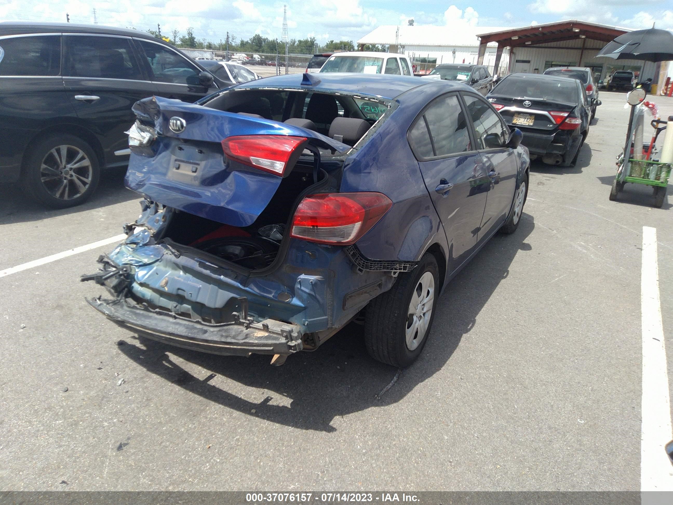 Photo 3 VIN: 3KPFL4A73JE175615 - KIA FORTE 