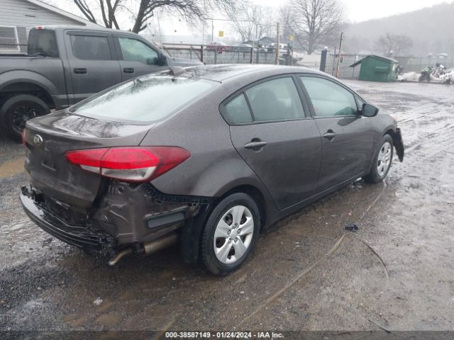 Photo 3 VIN: 3KPFL4A73JE180121 - KIA FORTE 