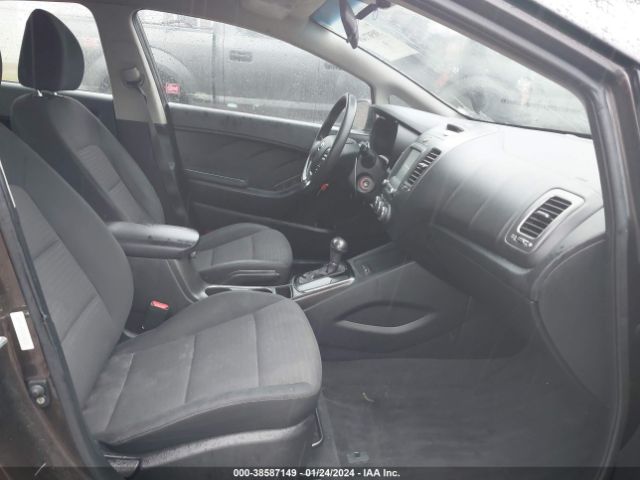 Photo 4 VIN: 3KPFL4A73JE180121 - KIA FORTE 