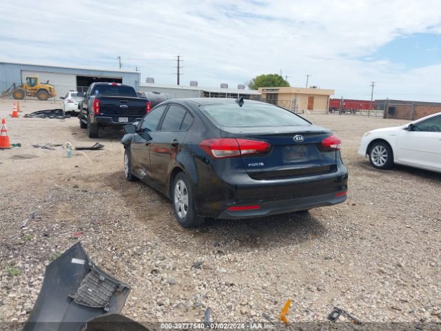 Photo 2 VIN: 3KPFL4A73JE186243 - KIA FORTE 