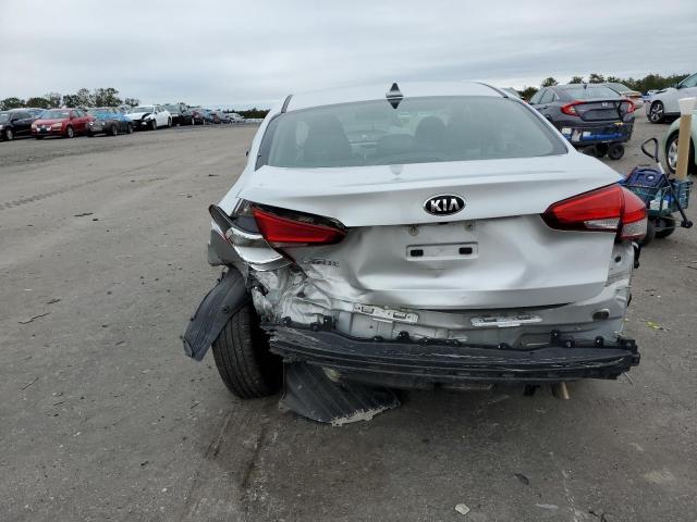 Photo 8 VIN: 3KPFL4A73JE188364 - KIA FORTE LX 