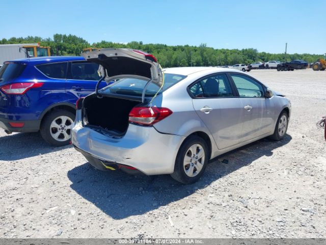 Photo 3 VIN: 3KPFL4A73JE197016 - KIA FORTE 