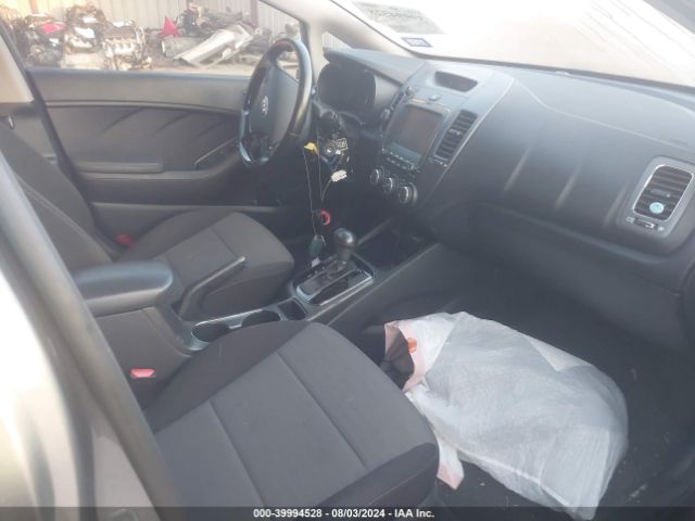 Photo 4 VIN: 3KPFL4A73JE210900 - KIA FORTE 