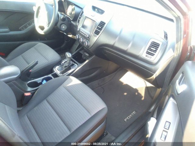 Photo 4 VIN: 3KPFL4A73JE211772 - KIA FORTE 