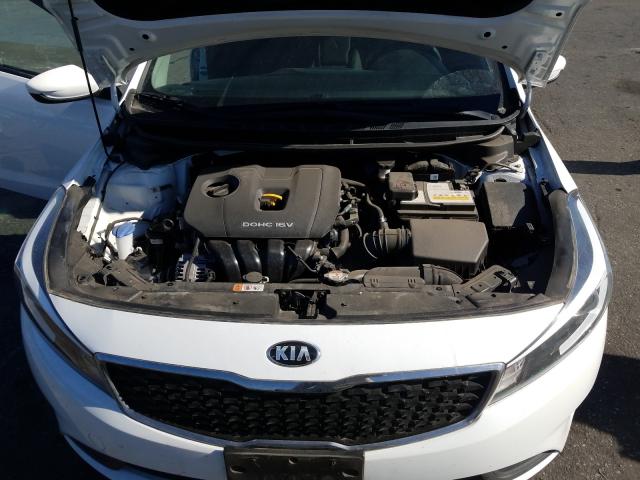 Photo 6 VIN: 3KPFL4A73JE224201 - KIA FORTE LX 