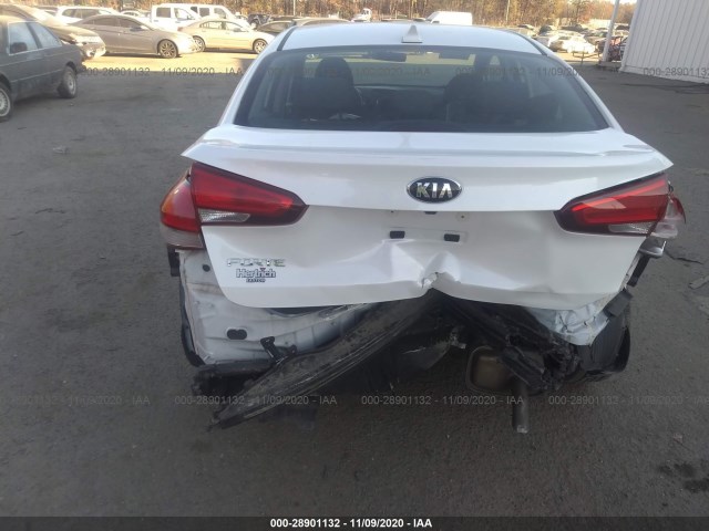 Photo 5 VIN: 3KPFL4A73JE226868 - KIA FORTE 