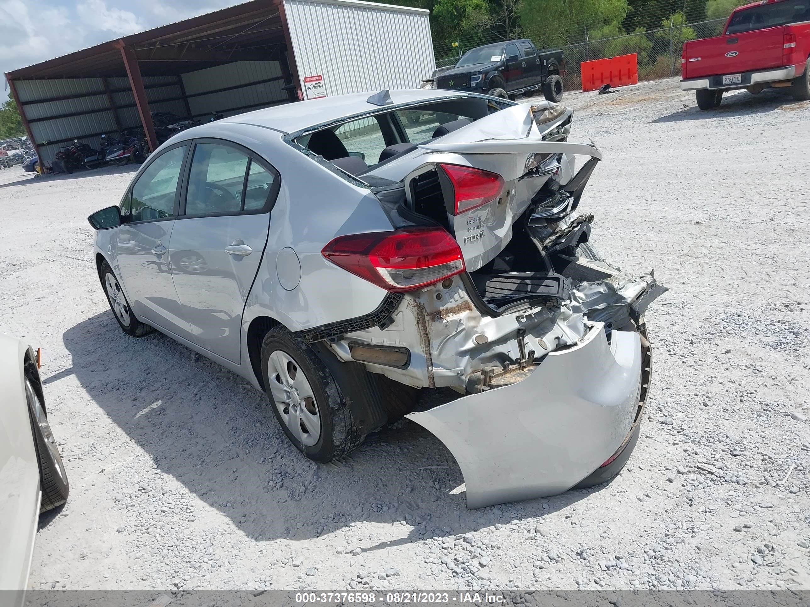 Photo 2 VIN: 3KPFL4A73JE233514 - KIA FORTE 