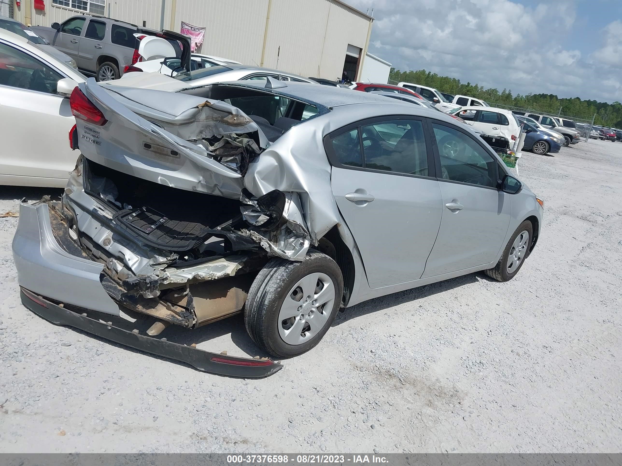 Photo 3 VIN: 3KPFL4A73JE233514 - KIA FORTE 