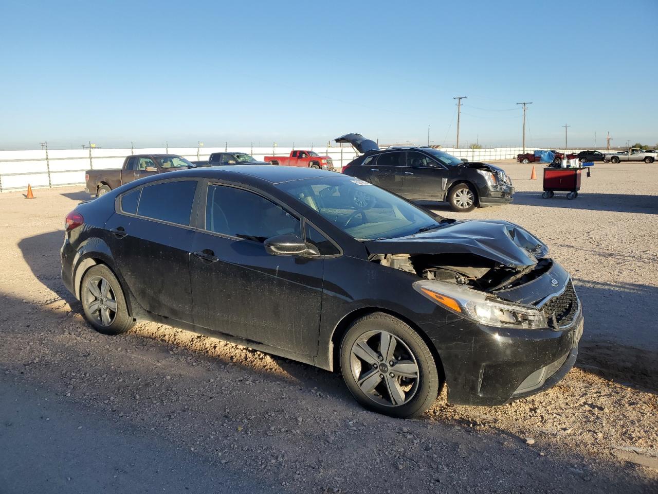 Photo 3 VIN: 3KPFL4A73JE240558 - KIA FORTE 