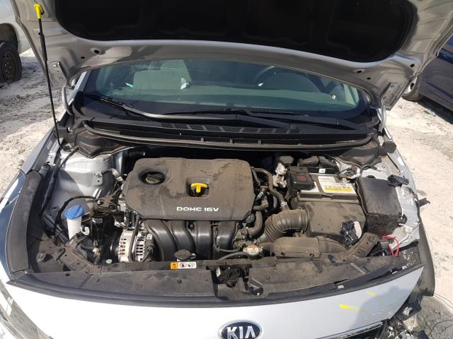 Photo 6 VIN: 3KPFL4A73JE248224 - KIA FORTE LX 