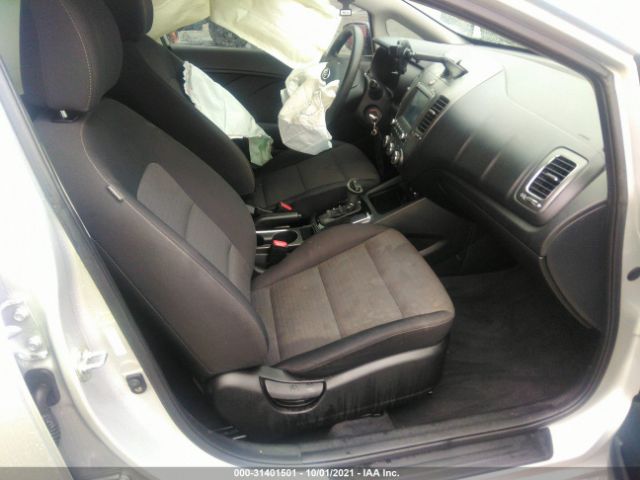 Photo 4 VIN: 3KPFL4A73JE248465 - KIA FORTE 