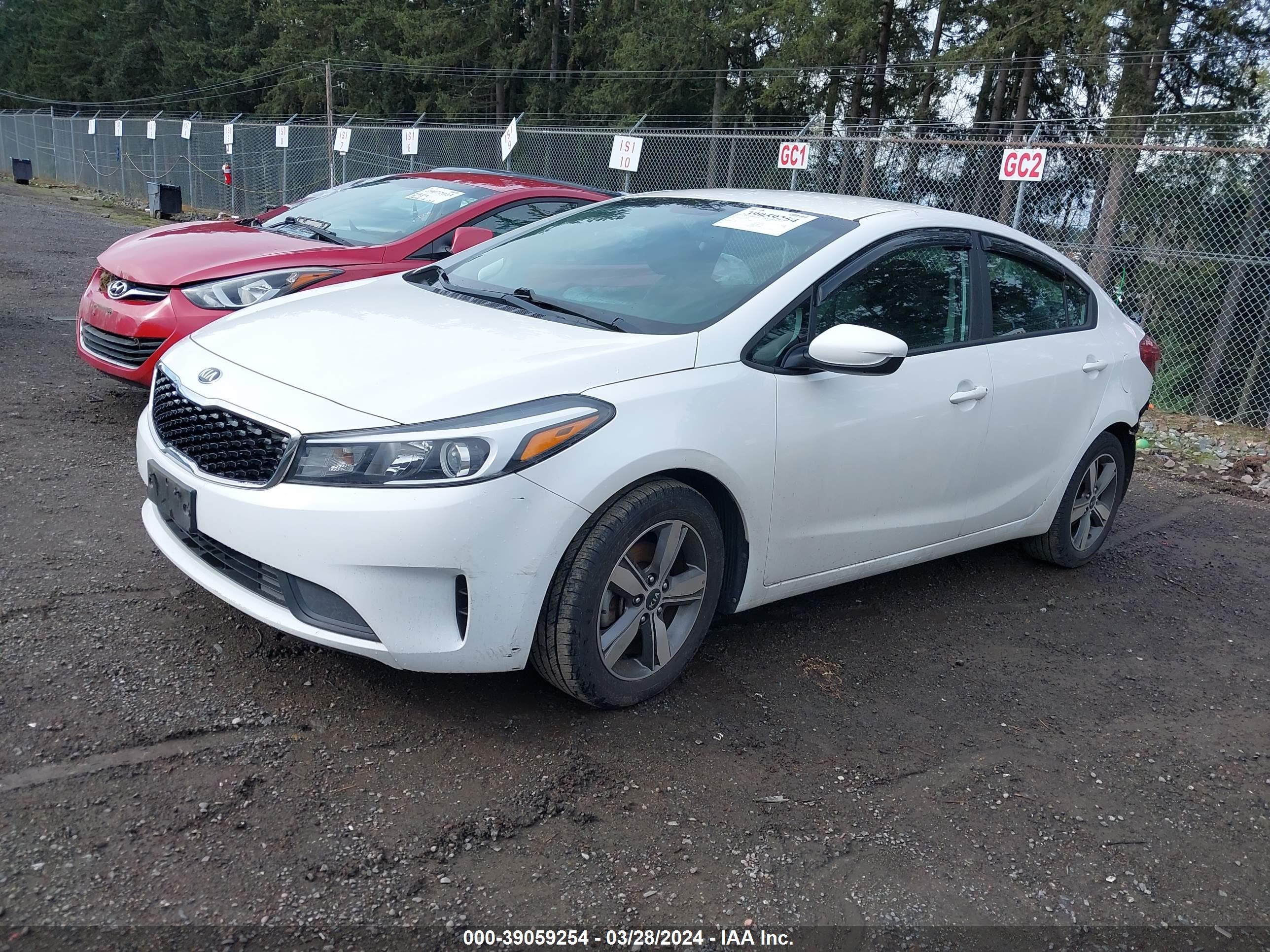 Photo 1 VIN: 3KPFL4A73JE261412 - KIA FORTE 