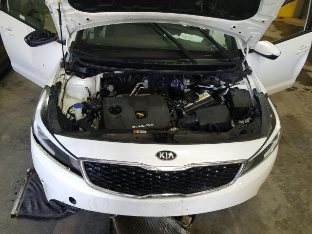 Photo 6 VIN: 3KPFL4A73JE274225 - KIA FORTE LX 