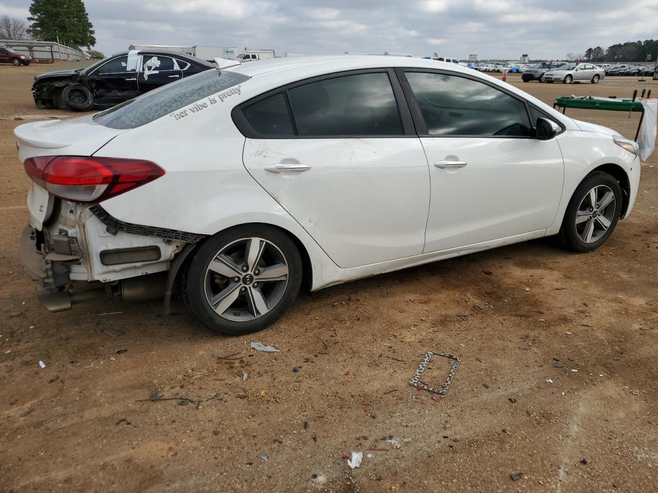 Photo 2 VIN: 3KPFL4A73JE283006 - KIA FORTE 