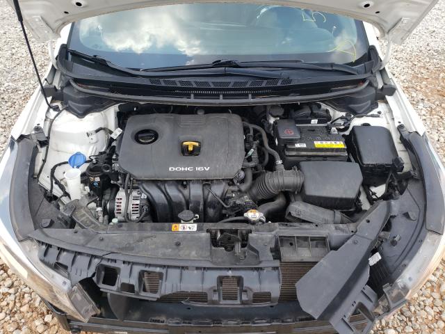 Photo 6 VIN: 3KPFL4A74HE027368 - KIA FORTE LX 