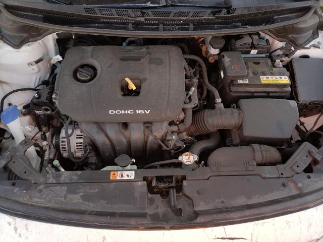 Photo 6 VIN: 3KPFL4A74HE046289 - KIA FORTE LX 