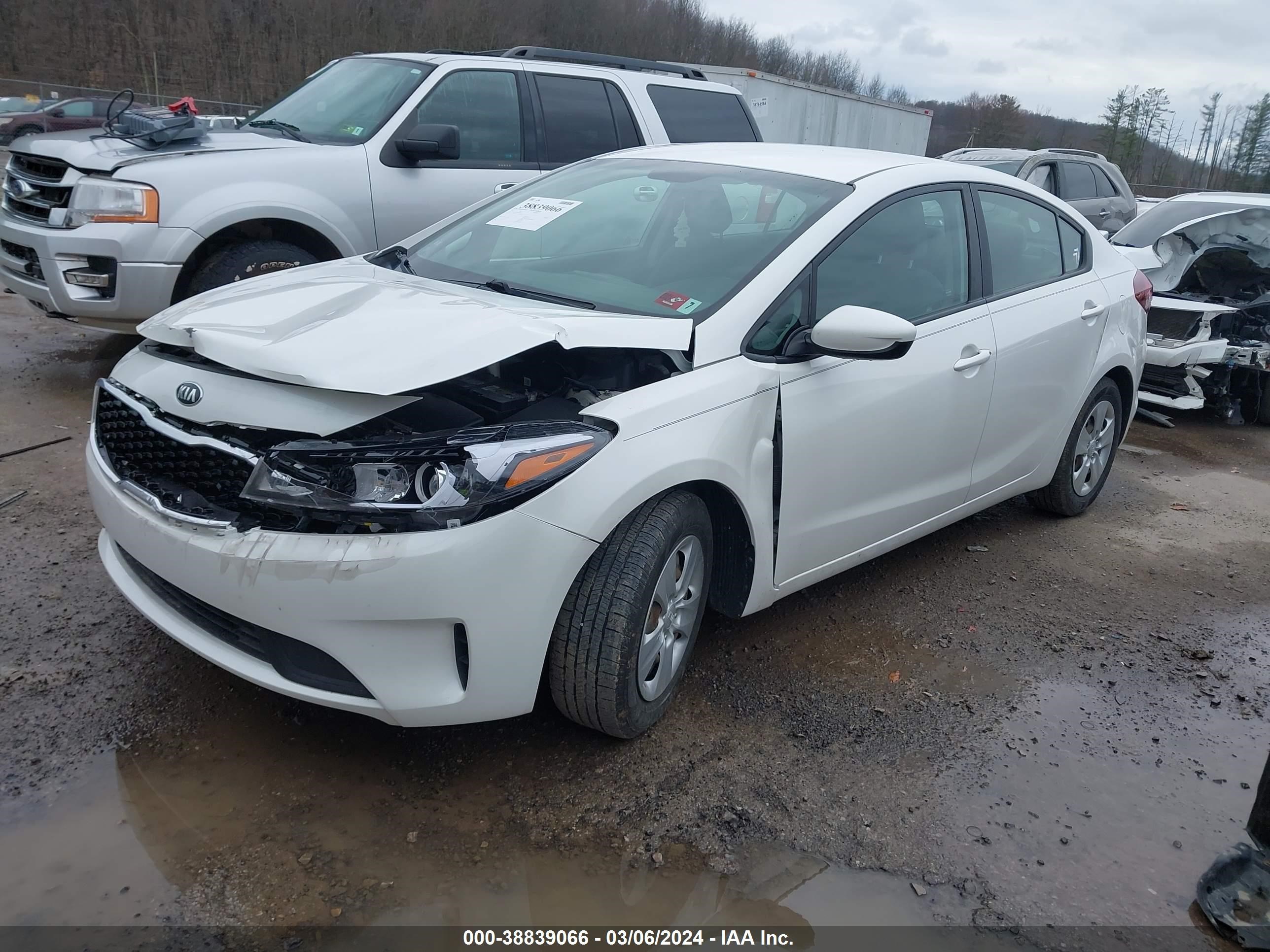 Photo 1 VIN: 3KPFL4A74HE062895 - KIA FORTE 