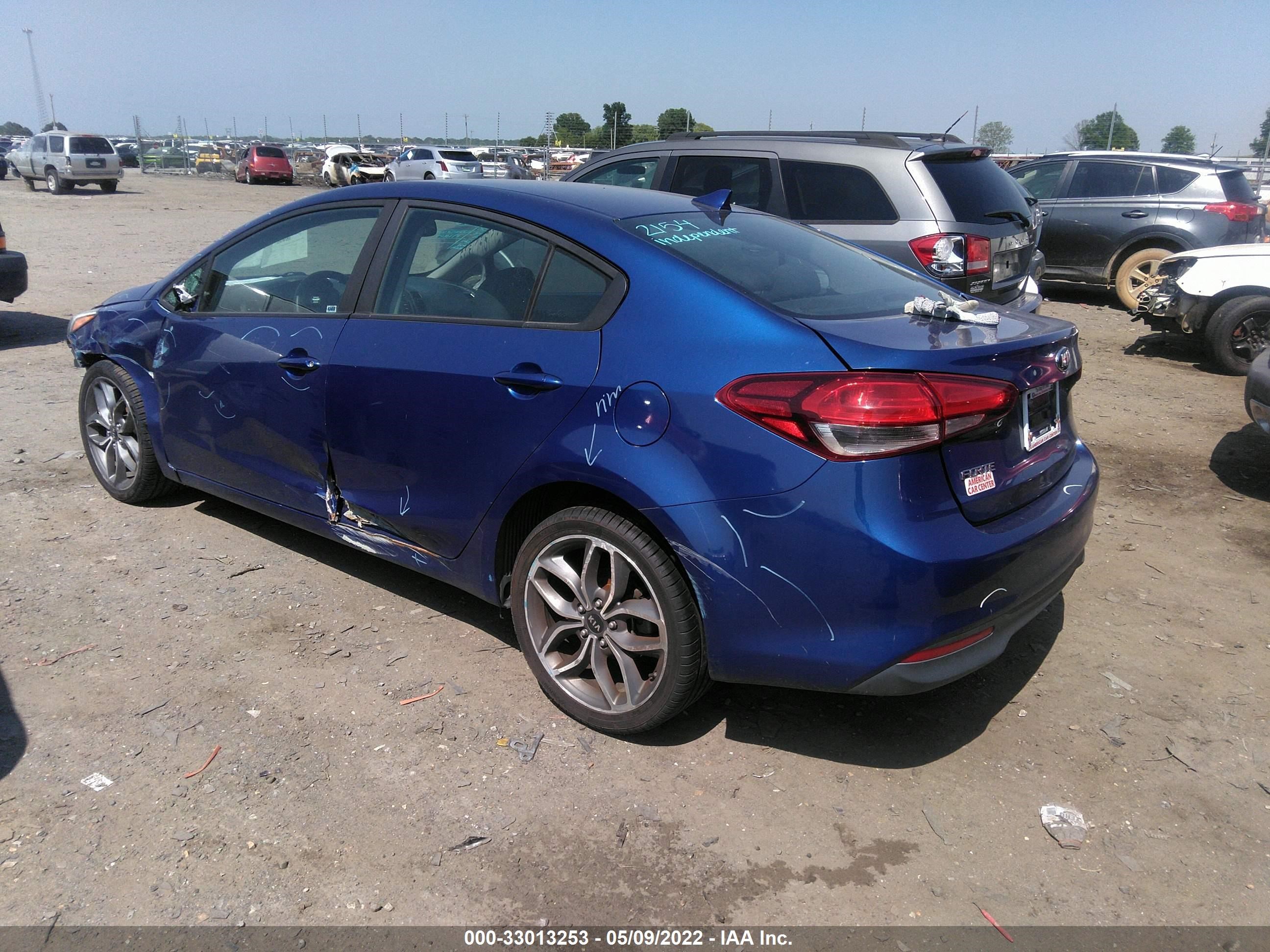 Photo 2 VIN: 3KPFL4A74HE067272 - KIA FORTE 